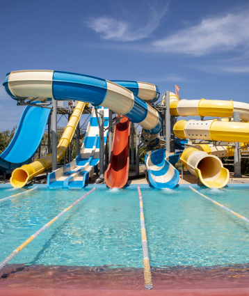 Rides to water parks in Poreč - fun and convenient taxi service for family outings